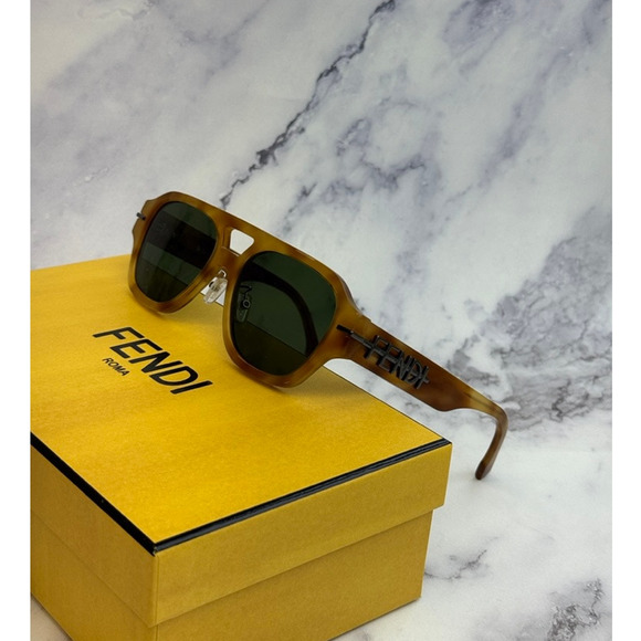 NEW Fendi FE40130F Logo Brown Aviator Sunglasses - Picture 1 of 6